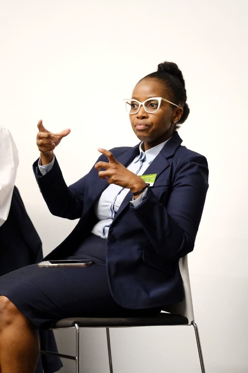 Portrait of Palesa Ntoagae, Director of HR at JSE